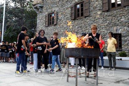 Recollida de la flama del Canigó a la Casa de la Vall