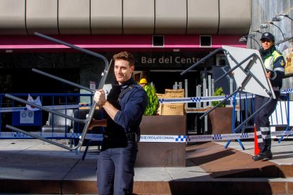 Les tasques per tornar a la normalitat al centre es van iniciar ahir.