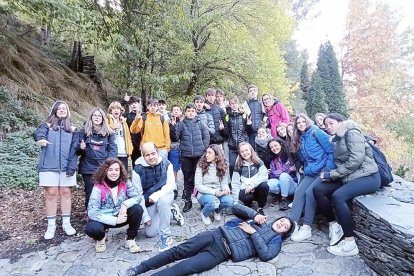 Els alumnes de tercer de l'escola andorrana de Santa Coloma van realitzar la sortida de convivència visitant el santuari de Meritxell i fent activitats preparades pels docents.