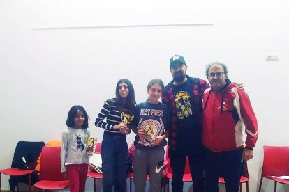L'espai jovent d'Escaldes-Engordany va celebrar el torneig de Nadal de tennis de taula amb el departament de Joventut i el Club Andemy. Així, no es va deixar de banda l'esport durant les festes!