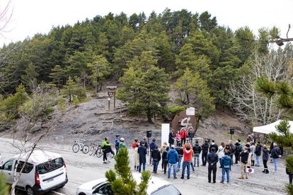 Inauguració d'una escultura ciclsita a la Colla de Beixalís.