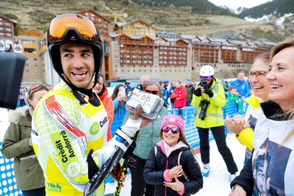 Joan Verdú va rebre alguns regals ben curiosos.