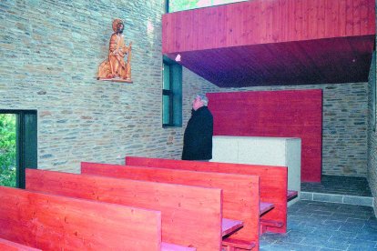 L'interior de la capella quan es va inaugurar.