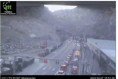 Cues a la Margineda pels controls a la duana