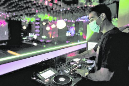 Els joves creuen que es posarà fi a festes il·legals