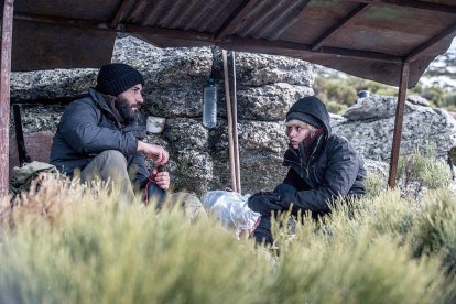 Cadascun dels cinc capítols de la sèrie està dirigit per un realitzador.