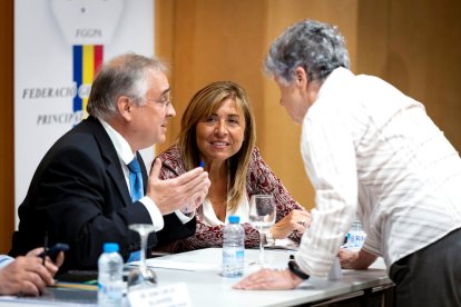 Albert Font i Conxita Marsol durant l'assemblea.