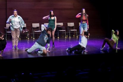 The Teen Project està format per vuit actors