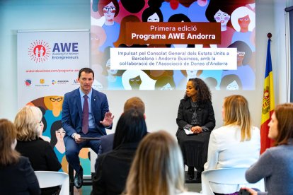 Gallardo i Reynoso durant la presentació.