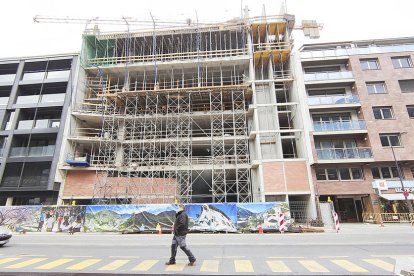 Les obres del casino a Prat de la Creu.