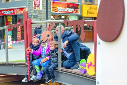 La decoració del Xocofest no va passar desapercebuda ahir entre els més petits.