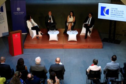 Els ponents del debat de presentació del CRCE.