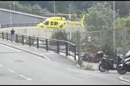 L'helicòpter desplaçat al lloc dels fets.