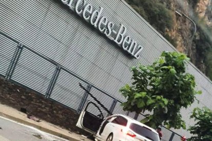 El cotxe accidentat a la recta de la Margineda.