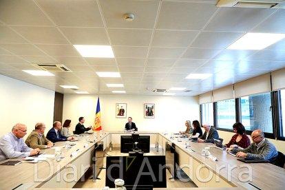 Xavier Espot ha presentat les mesures als agents econòmics i socials