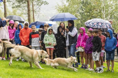 Alumnes de l'escola andorrana a la inauguració del parc
