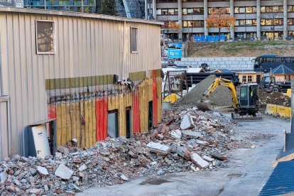 Els treballs d'enderroc ja s'han iniciat.
