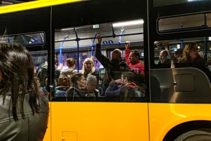 Algunes línies s'han vist col·lapsades a causa de l'increment del nombre d'usuaris.