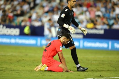 Bakis es lamenta després de desaprofitar una ocasió de gol.