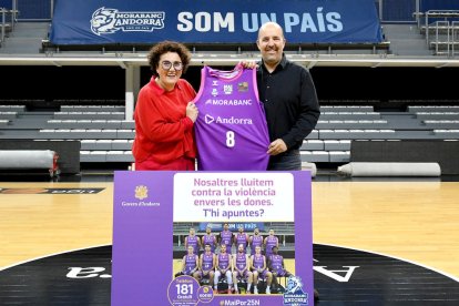 Judith Pallarés i Gorka Aixàs, ahir durant l'acte.