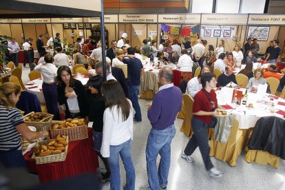 Comensals durant la Mostra Gastronòmica del 2007.