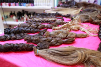 El cabell donat ahir durant la jornada promoguda per Andbank amb el centre d'estètica Kerala.