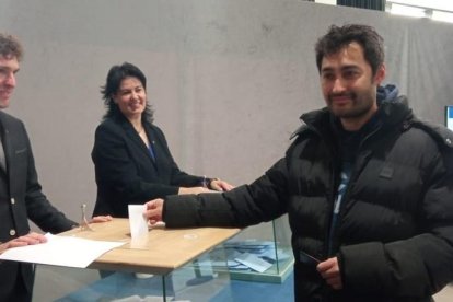 Josep Fusté, número 1 d'Acció per la Massana, votant