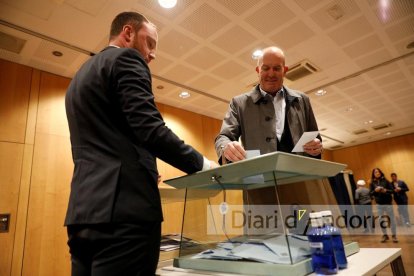 Quim Miró votant aquest matí