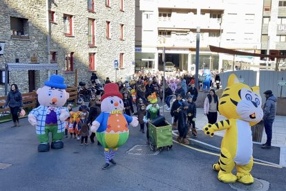 Els infants d'Encamp disfressats per carnaval