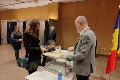 Un infant votant a Andorra la Vella