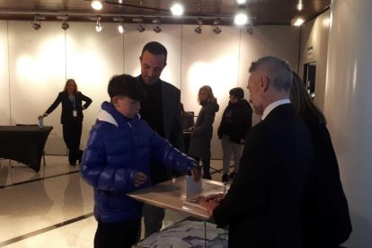 Jordi Torres, ministre de Turime votant a Encamp