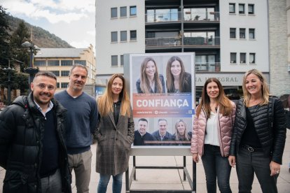 Demòcrates penja el cartell a Sant Julià