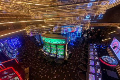 Interior del casino Unnic
