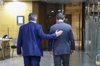 Jover i Espot després de la roda de premsa en què es va anunciar la dimissió del ministre de Finances.