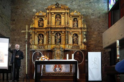 El Copríncep Vives a la presentació dels treballs.