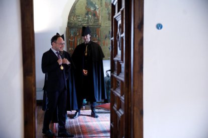 El cap de Govern, Xavier Espot, i el síndic general, Carles Ensenyat, en l'acte de jurament.