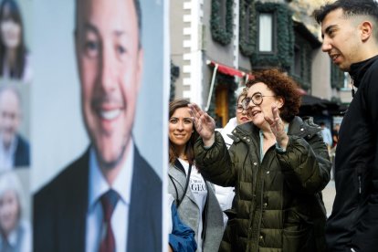 La líder d'Acció, Judith Pallarés, ahir a la plaça de la Rotonda.