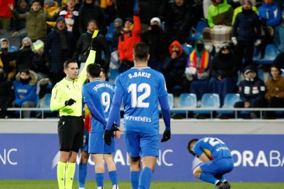 L'àrbitre del partit, Quintero González, va treure de polleguera l'FC Andorra, ahir contra l'Albacete.