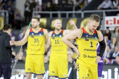 Johnny Dee, en primer pla, es lamenta després de la derrota a la final de la Copa Princesa d'Astúries.