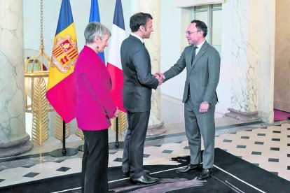 Suñé, Macron i Espot, ahir a l'Elisi.