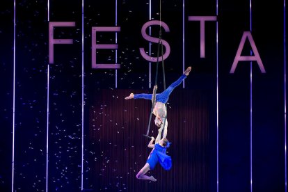 L'obra 'Festa' estarà en exhibició de l'1 fins al 31 de juliol.