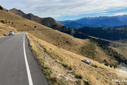 Punt al costat de la carretera del port de Cabús on van abandonar el vehicle del robatori
