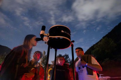 L'observació amb telescopis va comptar amb 750 participants.