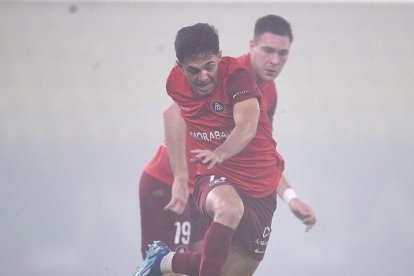 Álvaro Martín, en una acció del partit.