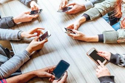 És innegable que el món digital ha transformat radicalment la manera de comunicar-nos