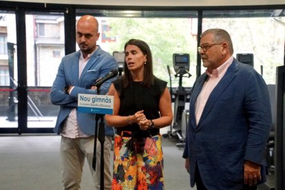 Els cònsols al nou gimnàs.