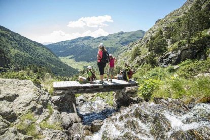 Els turistes tenen molt interès per la muntanya i el lleure en família