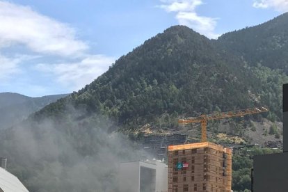 Incendi en una torre d'Escaldes