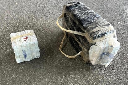 Part del tabac comissat per la policia.