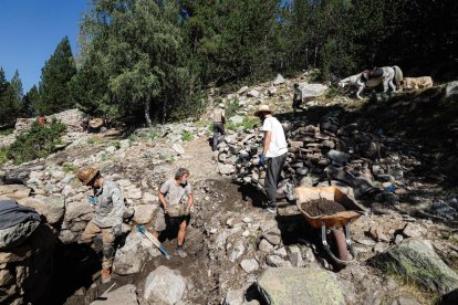 Visita tècnica i de les autoritats per conèixer de primera mà l'estat actual d'avançament de la tercera fase del programa de conservació,estudi i revalorització de la farga del Madriu